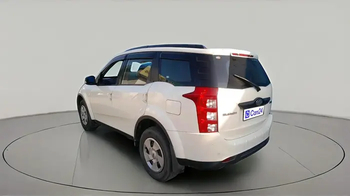 2015 Mahindra XUV500 W6, Diesel, Manual, 1,59,000 km, exterior