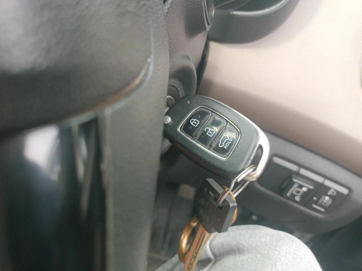 2017 Hyundai Creta E 1.6 PETROL, CNG, Manual, 2,14,994 km, interior