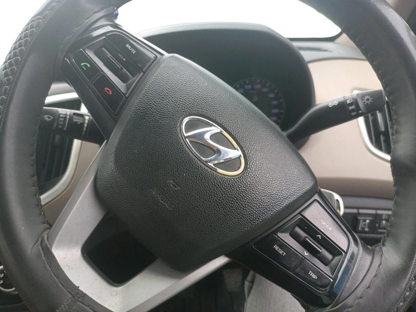 2017 Hyundai Creta E 1.6 PETROL, CNG, Manual, 2,14,994 km, interior