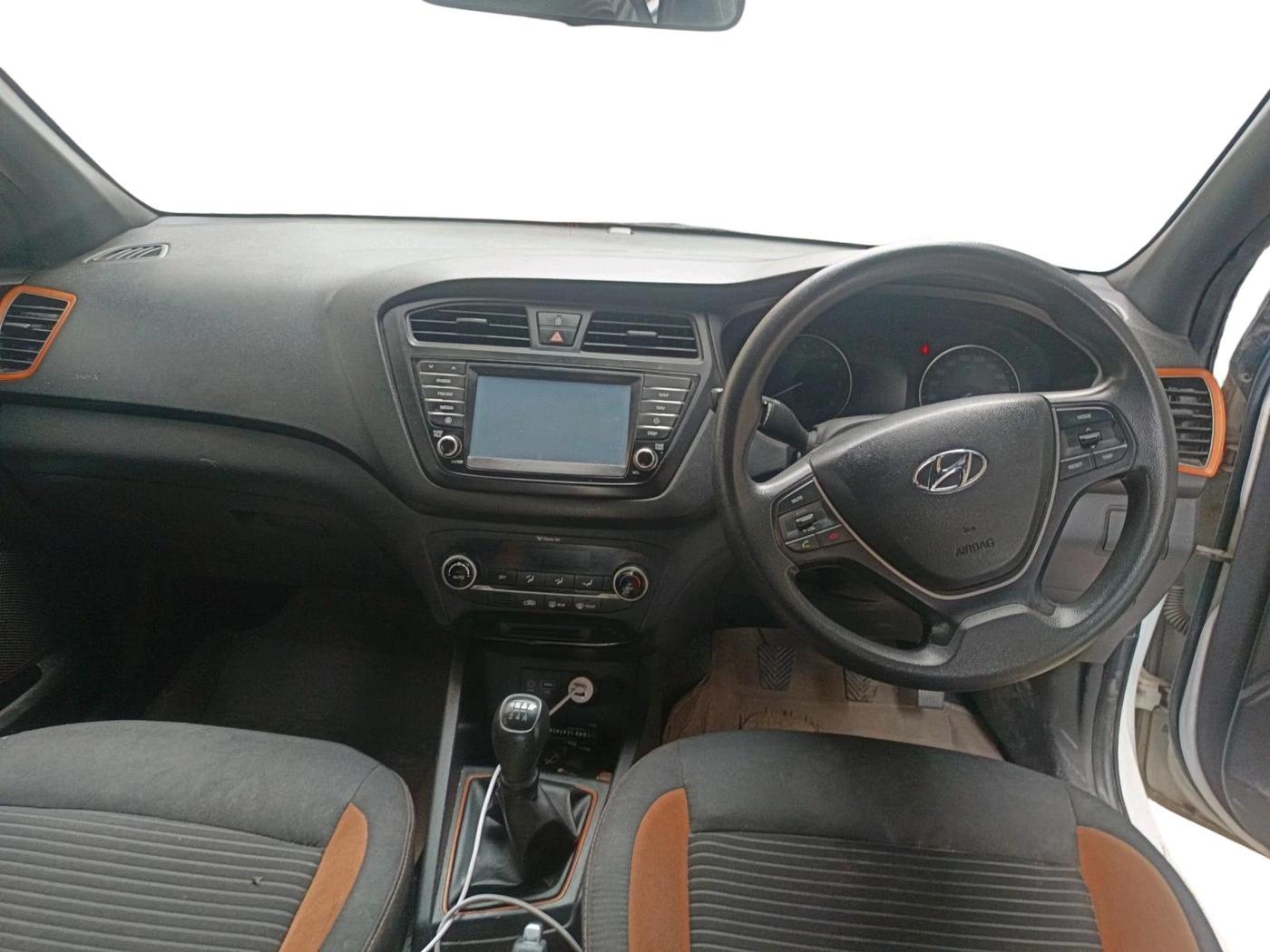 2017 Hyundai Elite i20 ASTA 1.2, Petrol, Manual, 69,867 km, interior
