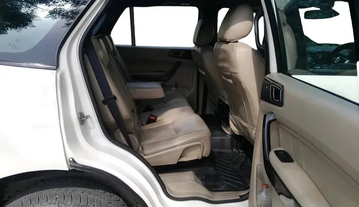2017 Ford Endeavour TITANIUM 3.2 4X4 AT, Diesel, Automatic, 2,51,524 km, interior