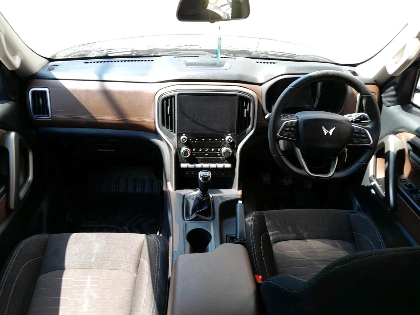 2024 Mahindra SCORPIO-N Z6 DIESEL MT 2WD 7 STR, Diesel, Manual, 12,720 km, interior