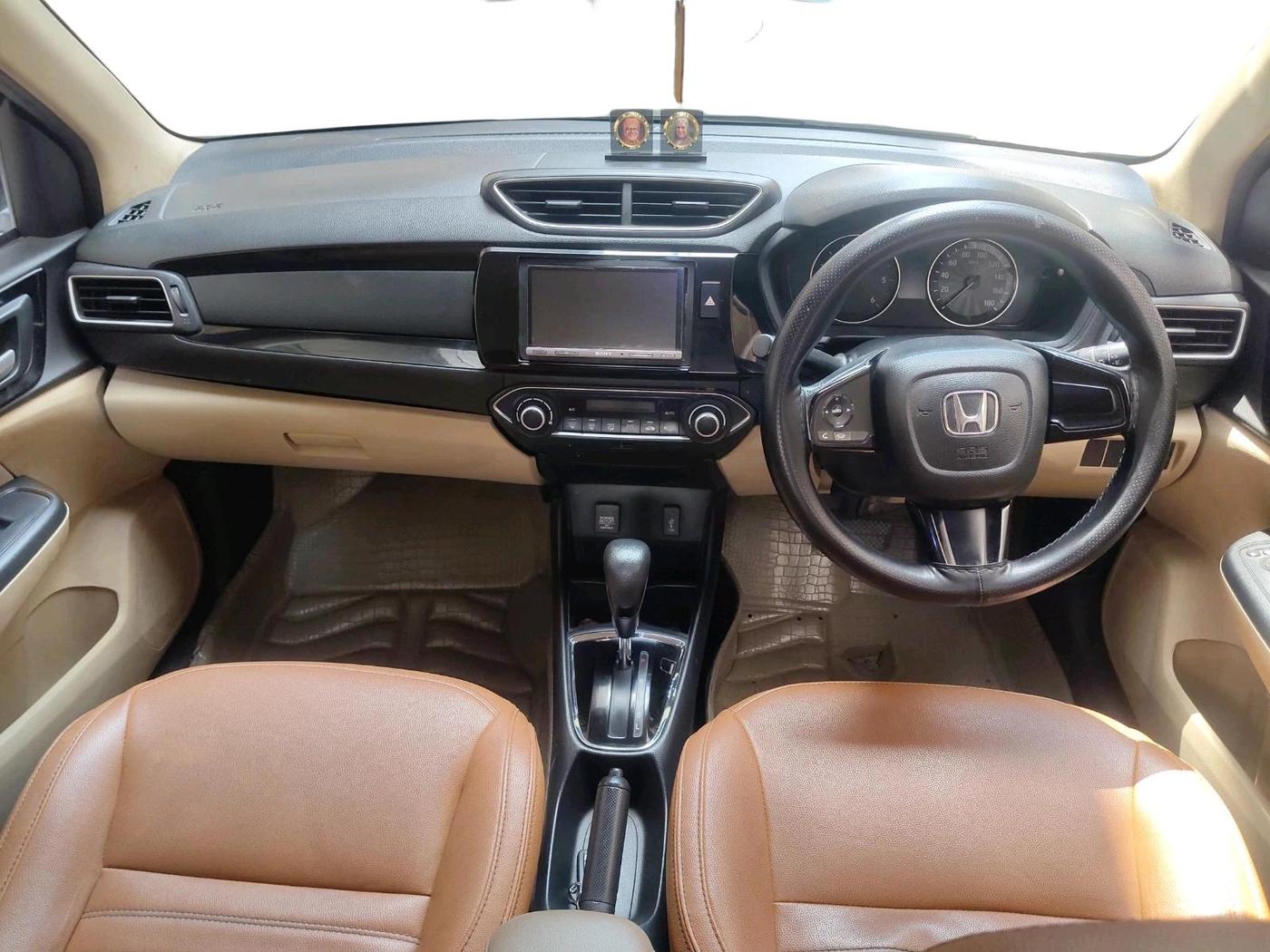2018 Honda Amaze 1.5L I-DTEC V CVT, Diesel, Automatic, 1,08,702 km, interior