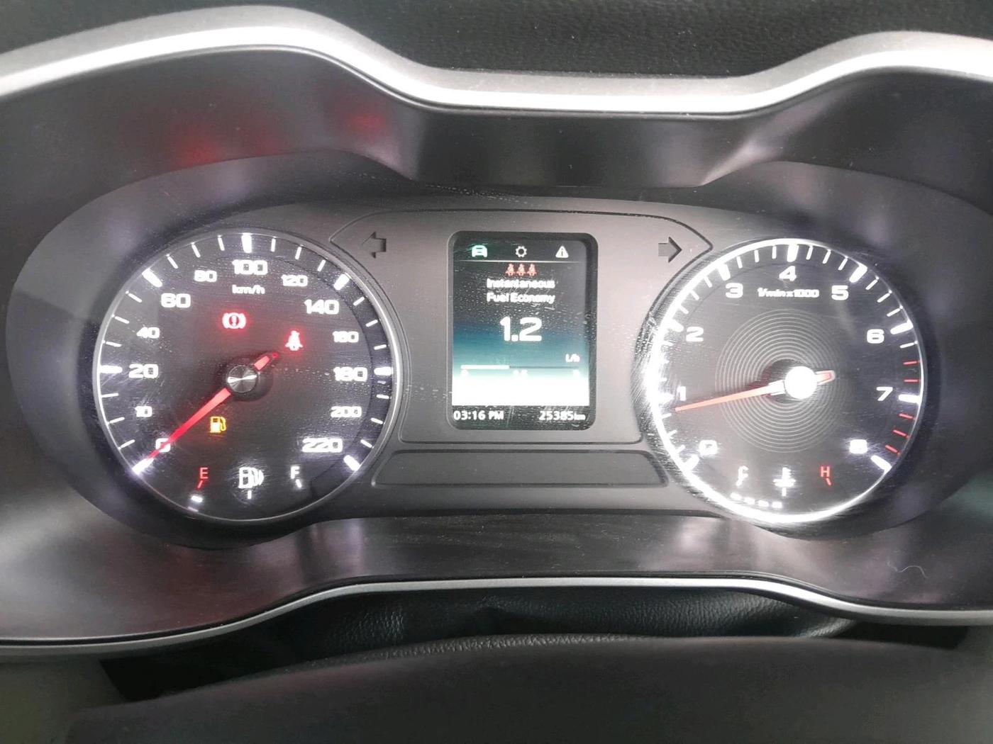 2024 MG ASTOR Sprint 1.5 MT (Ivory), Petrol, Manual, 28,000 km, interior