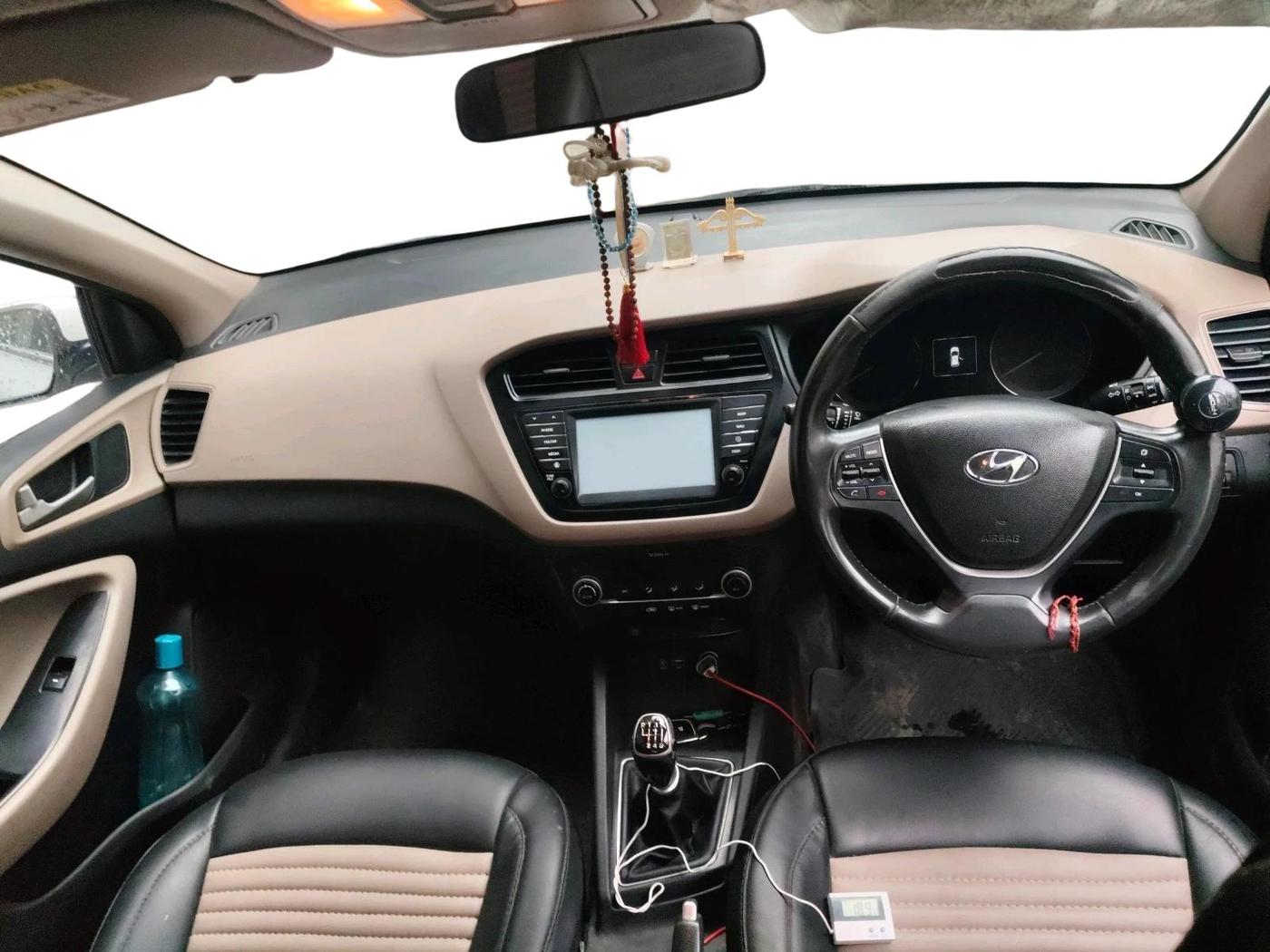 2016 Hyundai Elite i20 ASTA 1.4 CRDI (O), Diesel, Manual, 1,57,987 km, interior