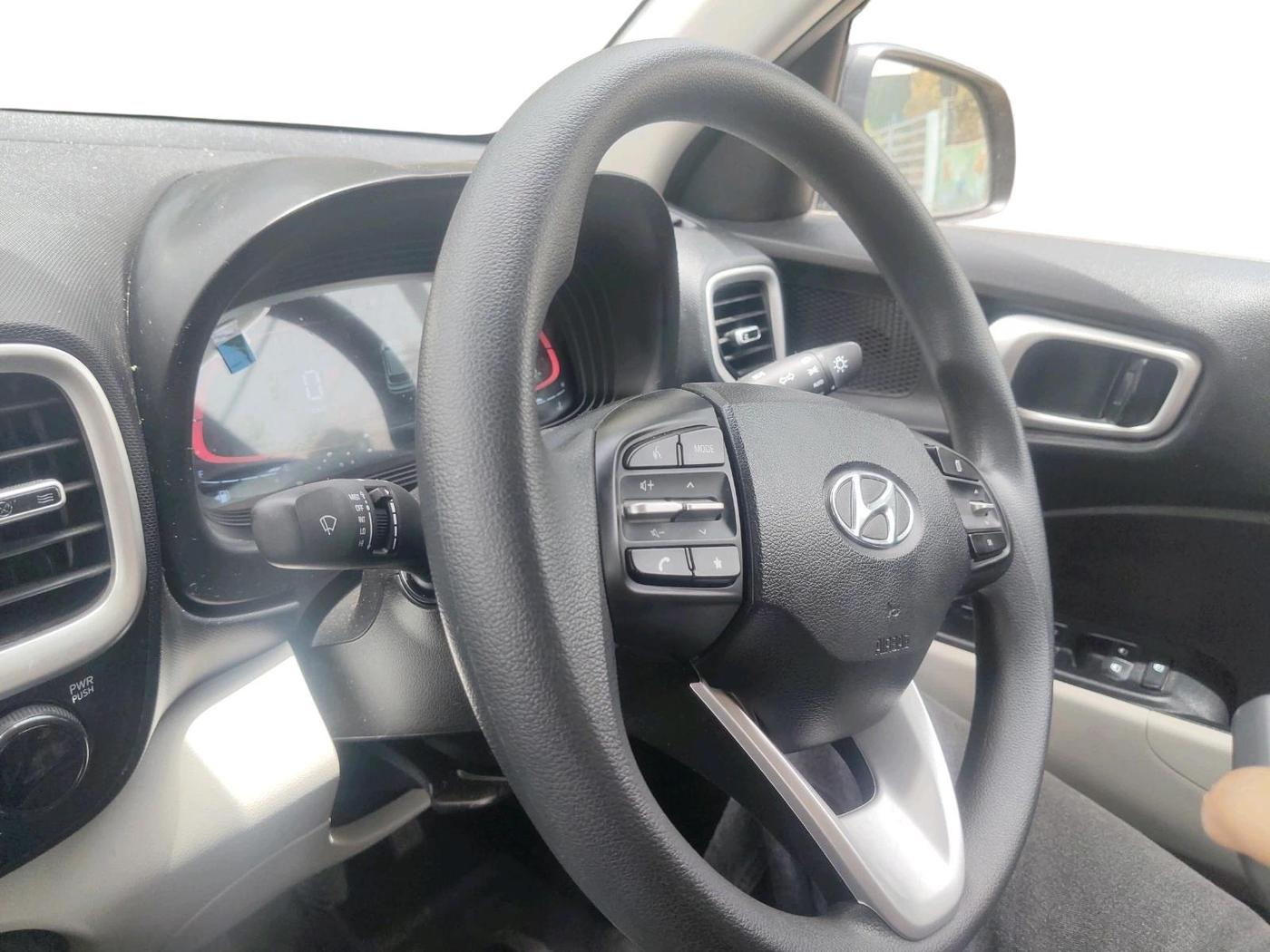 2024 Hyundai VENUE S 1.2, Petrol, Manual, 10,613 km, interior