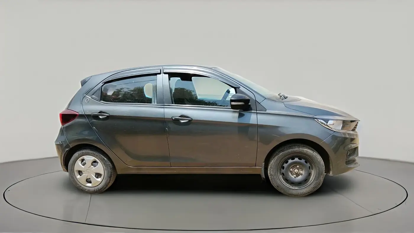 2023 Tata Tiago XT (O) PETROL, Petrol, Manual, 58,996 km, exterior