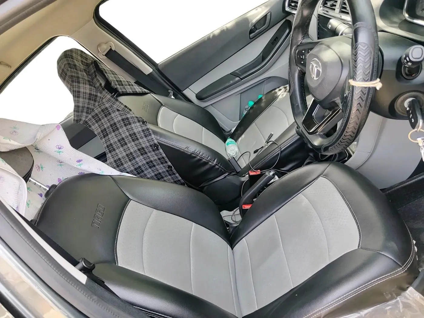 2023 Tata Tiago XT (O) PETROL, Petrol, Manual, 58,996 km, interior