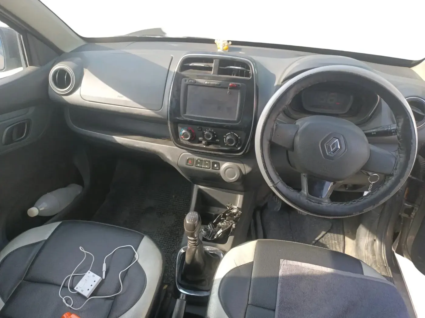 2016 Renault Kwid RXT 0.8 (O), Petrol, Manual, 1,18,740 km, interior