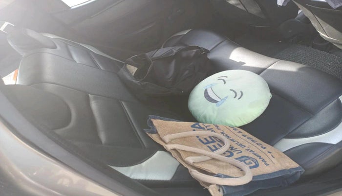 2016 Renault Kwid RXT 0.8 (O), Petrol, Manual, 1,18,740 km, interior