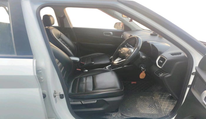 2022 Hyundai VENUE SX 1.0 TURBO, Petrol, Manual, 29,603 km, interior