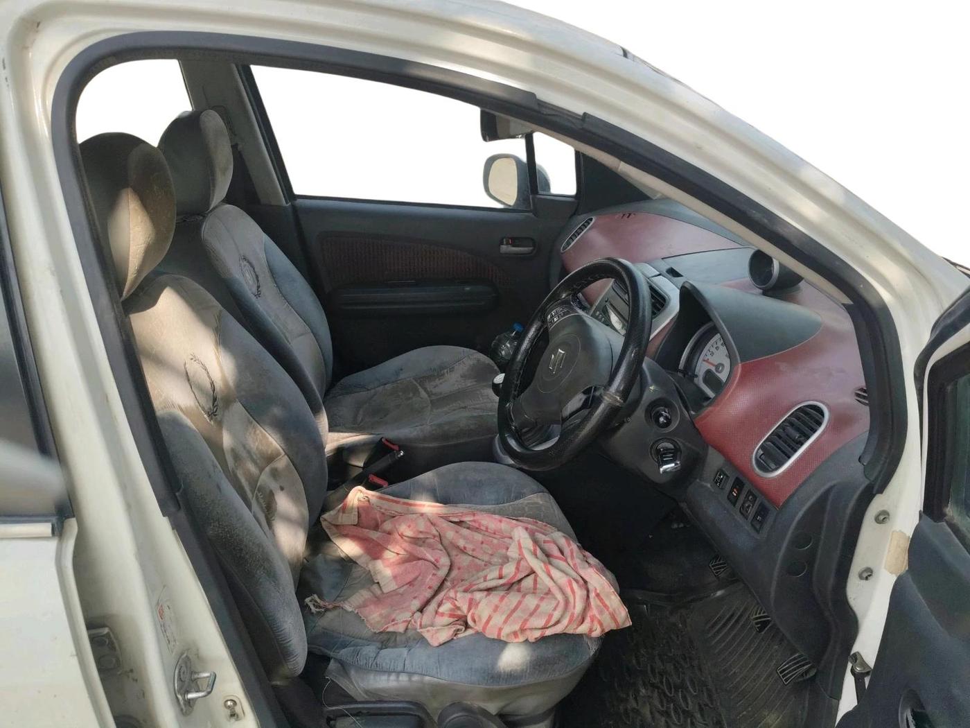 2013 Maruti Ritz ZXI, CNG, Manual, 1,30,818 km, interior
