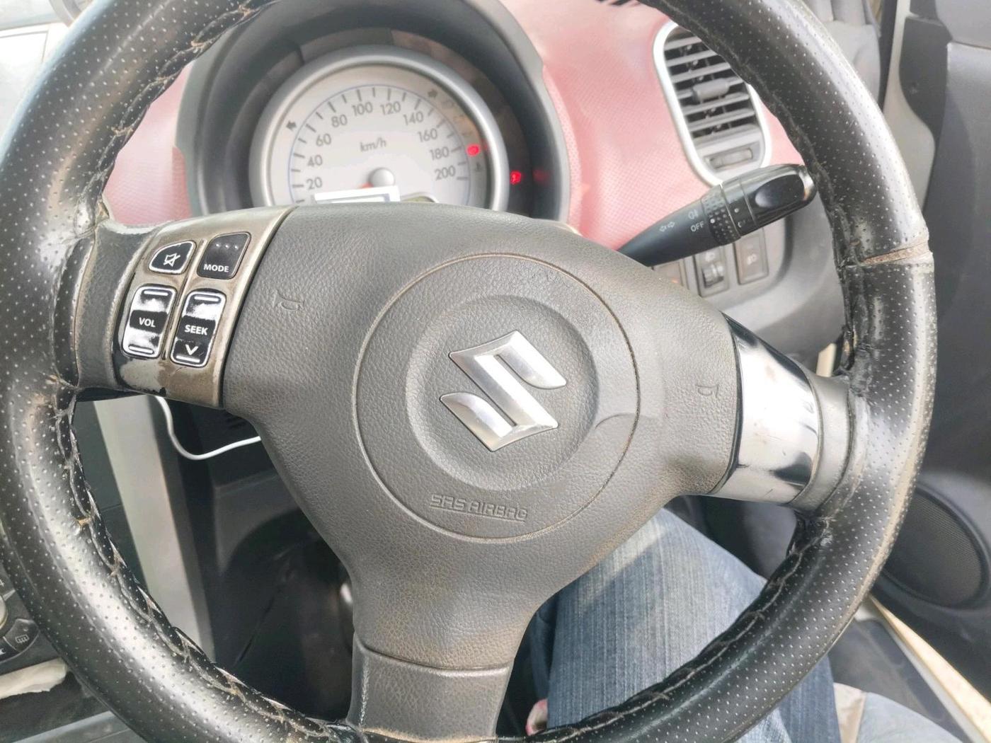 2013 Maruti Ritz ZXI, CNG, Manual, 1,30,818 km, interior