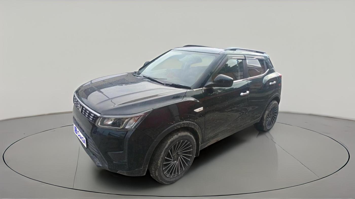 2022 Mahindra XUV300 W6 1.2 PETROL, Petrol, Manual, 35,468 km, exterior