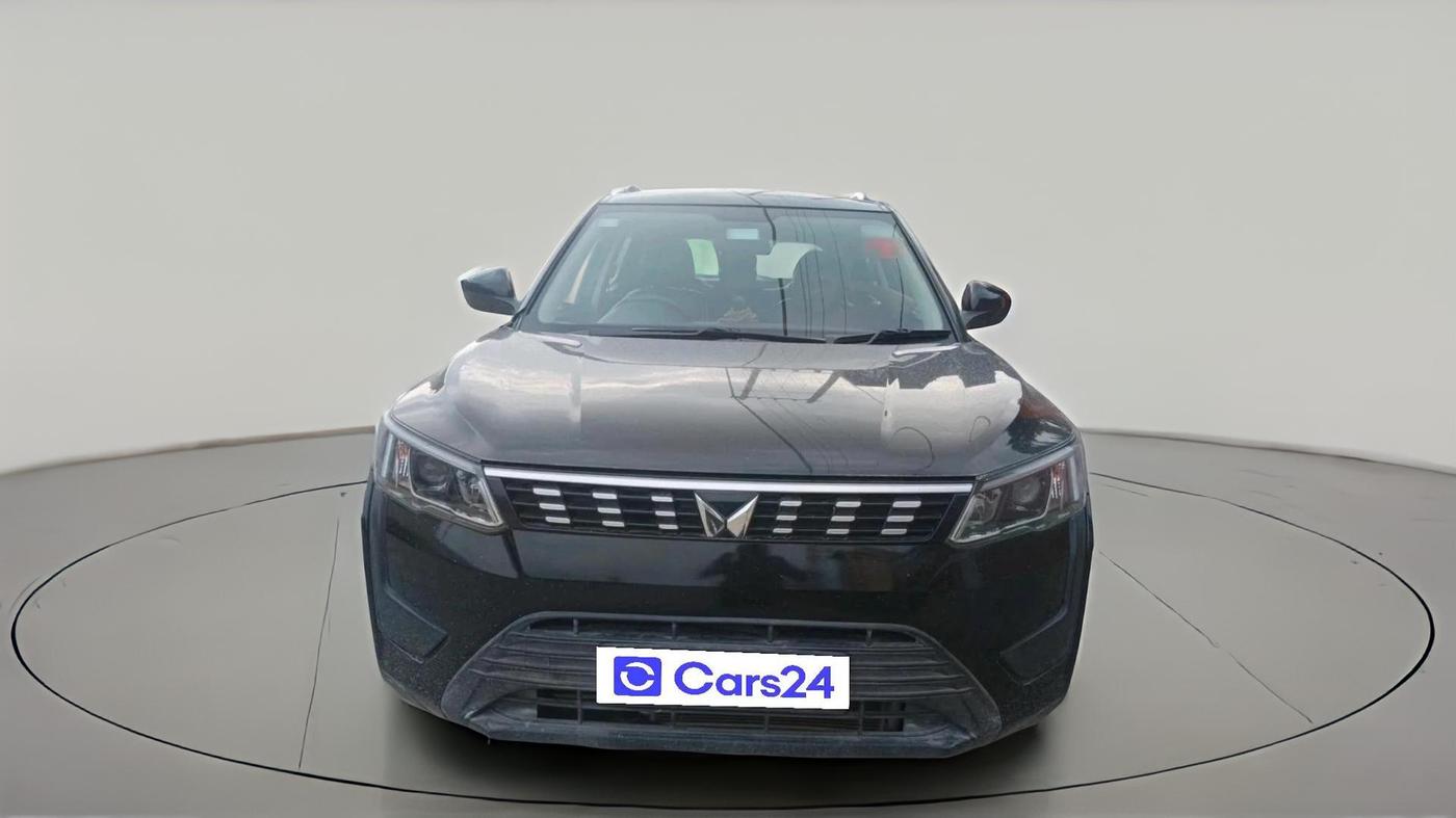 2022 Mahindra XUV300 W6 1.2 PETROL, Petrol, Manual, 35,468 km, exterior