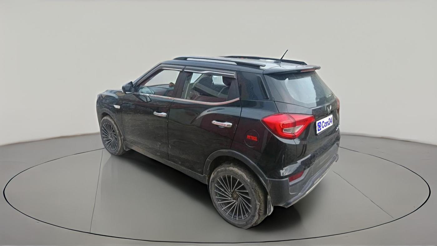 2022 Mahindra XUV300 W6 1.2 PETROL, Petrol, Manual, 35,468 km, exterior