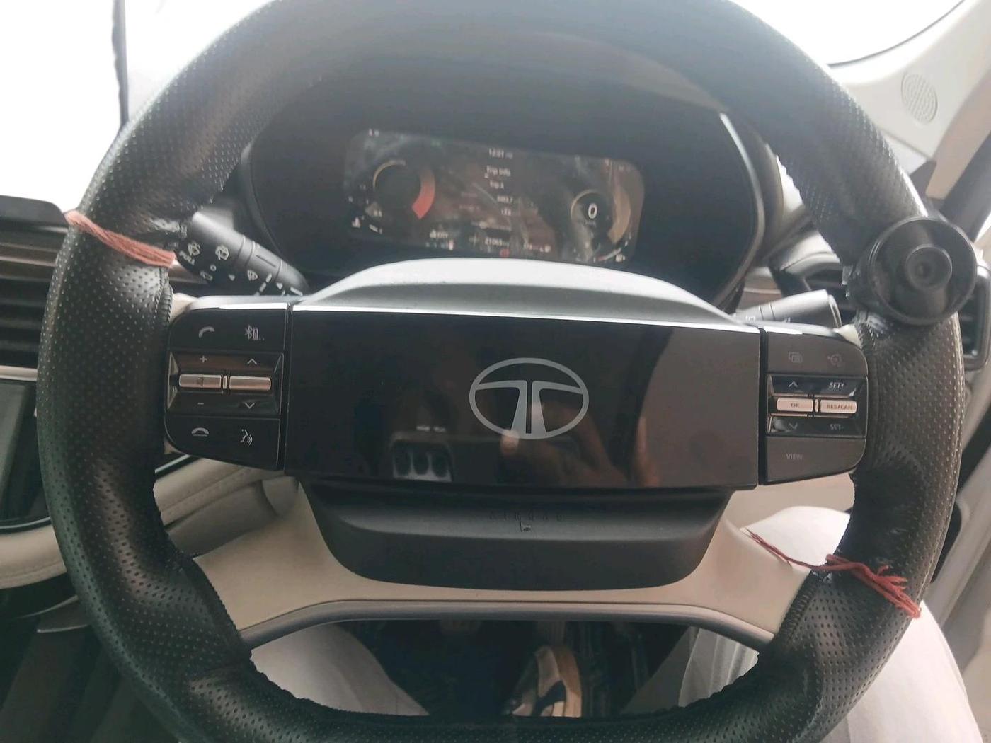 2023 Tata Safari ACCOMPLISHED DUAL TONE, Diesel, Manual, 21,065 km, interior