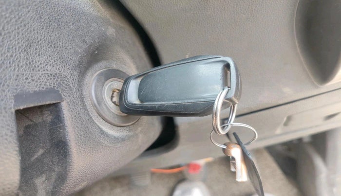 2018 Mahindra Kuv100 K2 TRIP CNG, CNG, Manual, 74,212 km, interior