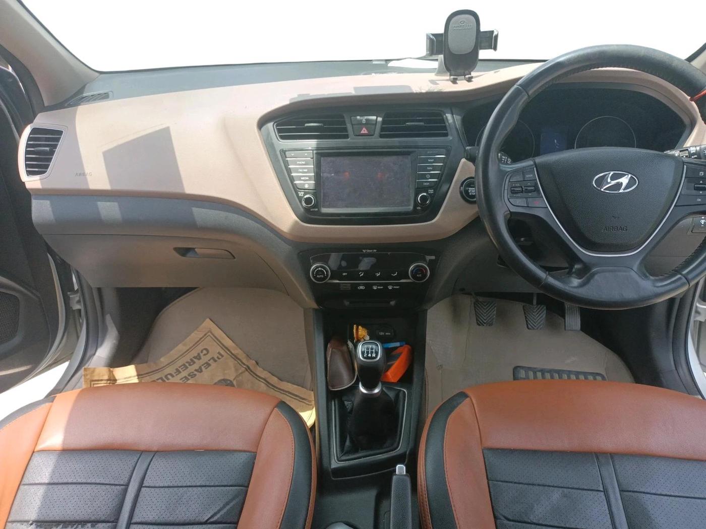 2016 Hyundai Elite i20 ASTA 1.2, Petrol, Manual, 1,88,500 km, interior
