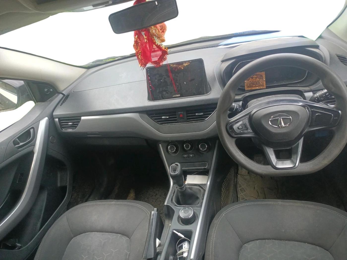 2022 Tata NEXON XE PETROL, Petrol, Manual, 1,18,964 km, interior