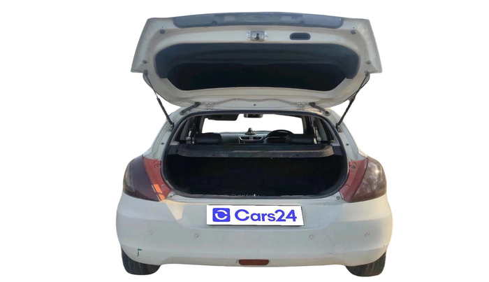 2012 Maruti Swift ZXI, CNG, Manual, 99,772 km, exterior