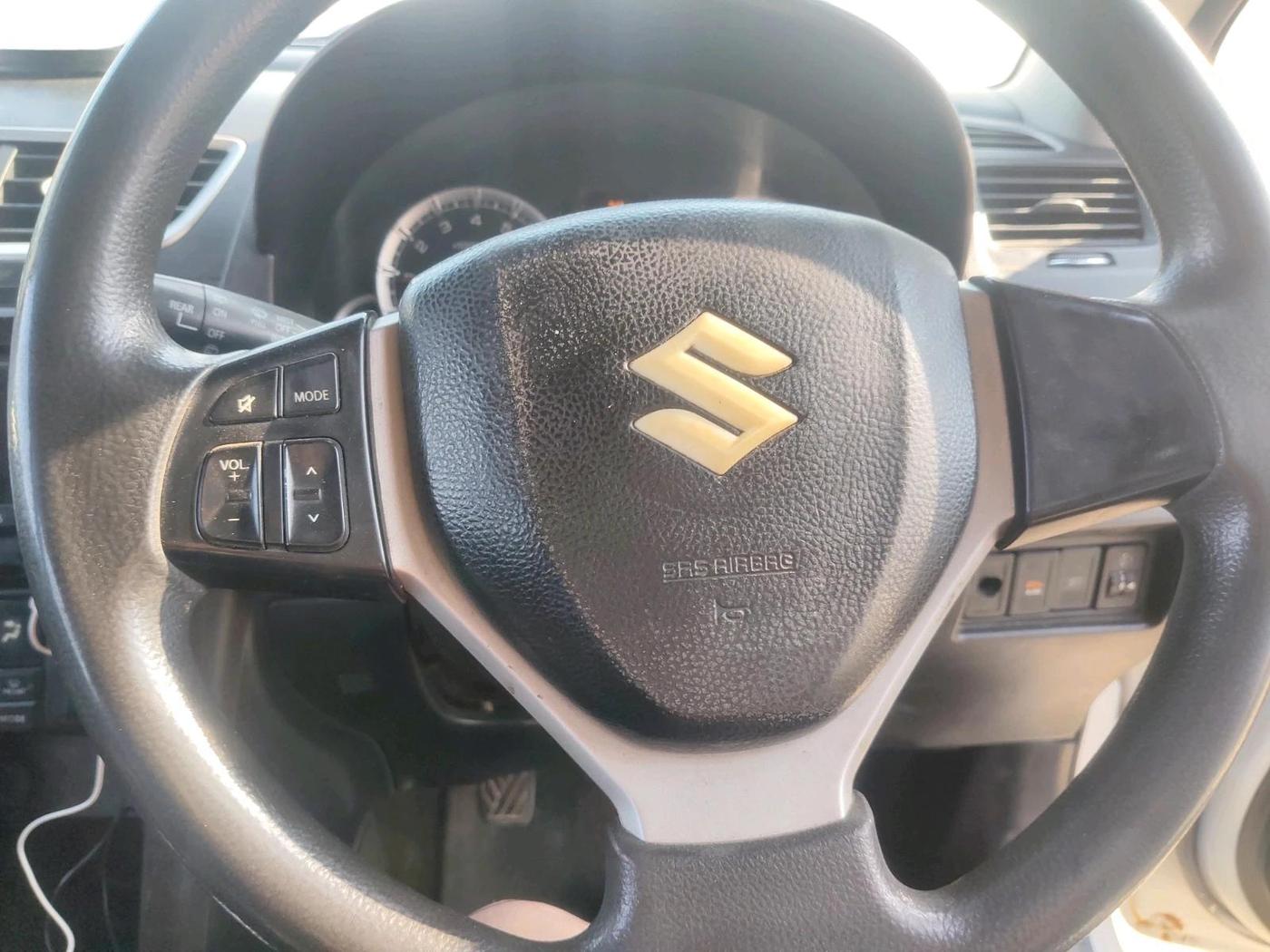 2012 Maruti Swift ZXI, CNG, Manual, 99,772 km, interior