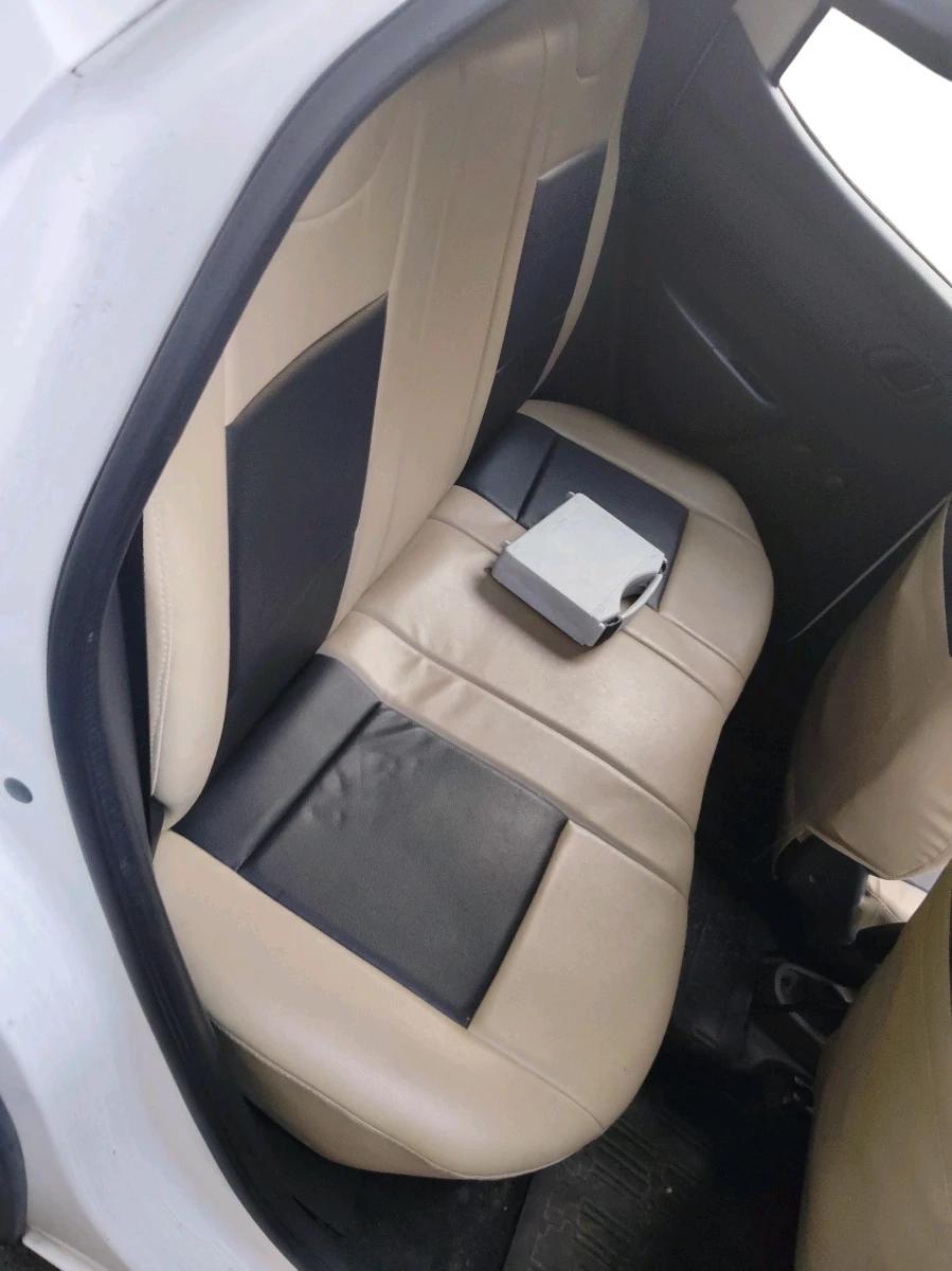 2016 Renault Kwid RXT 0.8 (O), Petrol, Manual, 47,363 km, interior