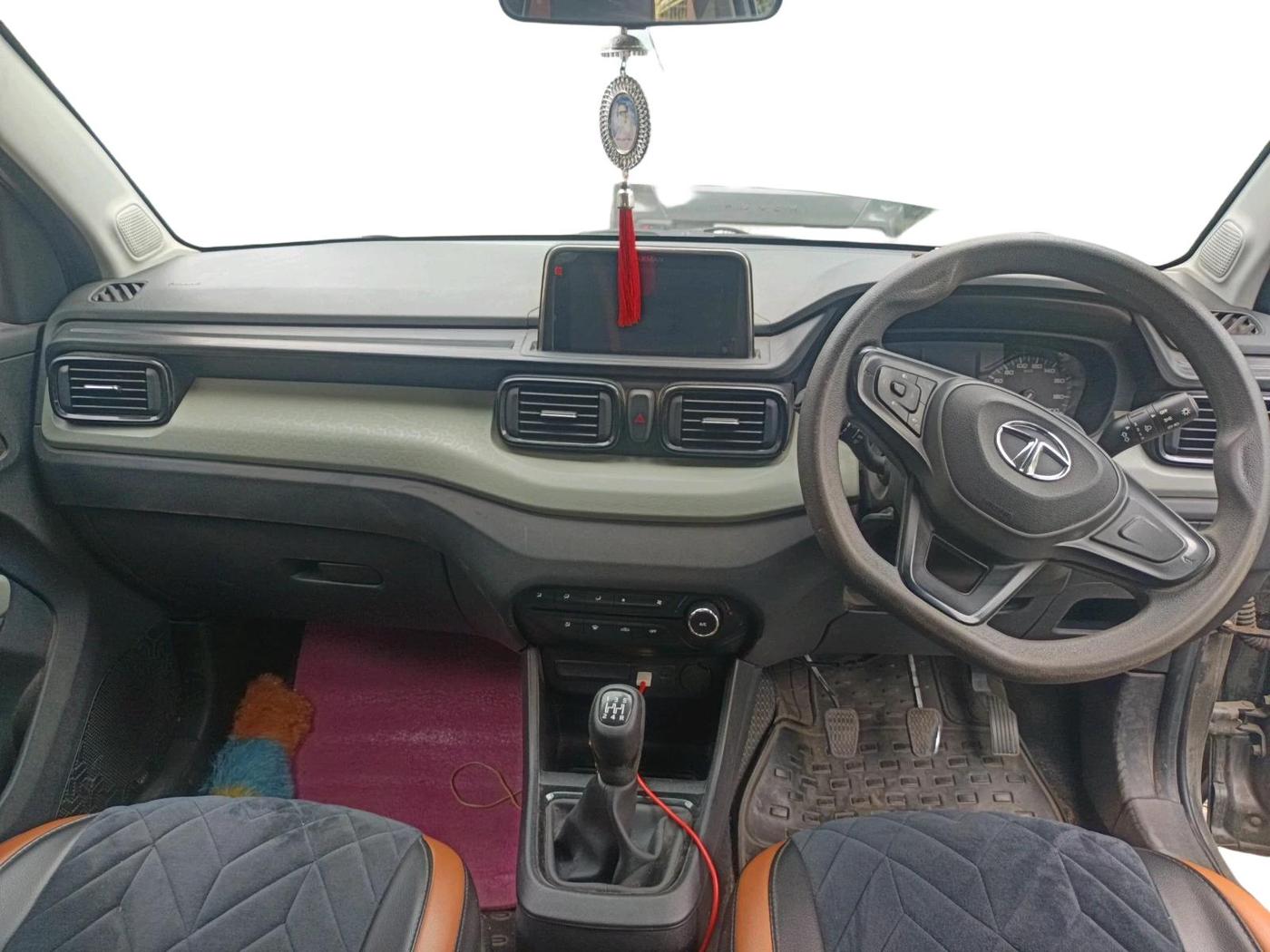 2022 Tata PUNCH ADVENTURE MT, CNG, Manual, 24,406 km, interior