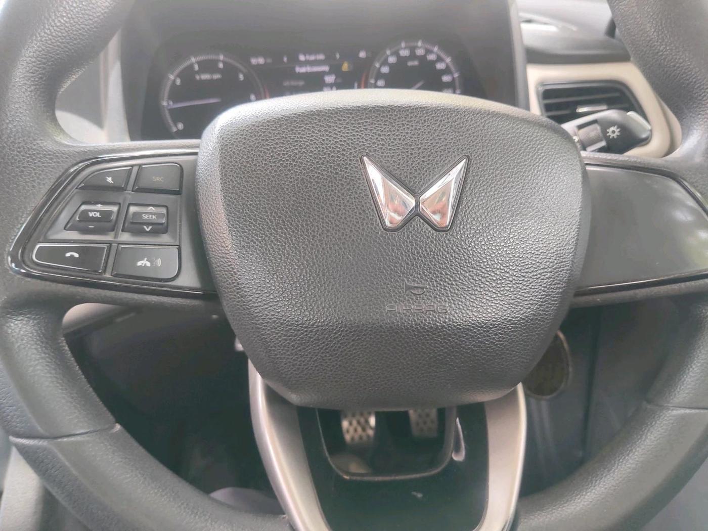 2022 Mahindra XUV700 MX D MT 5 STR, Diesel, Manual, 91,188 km, interior