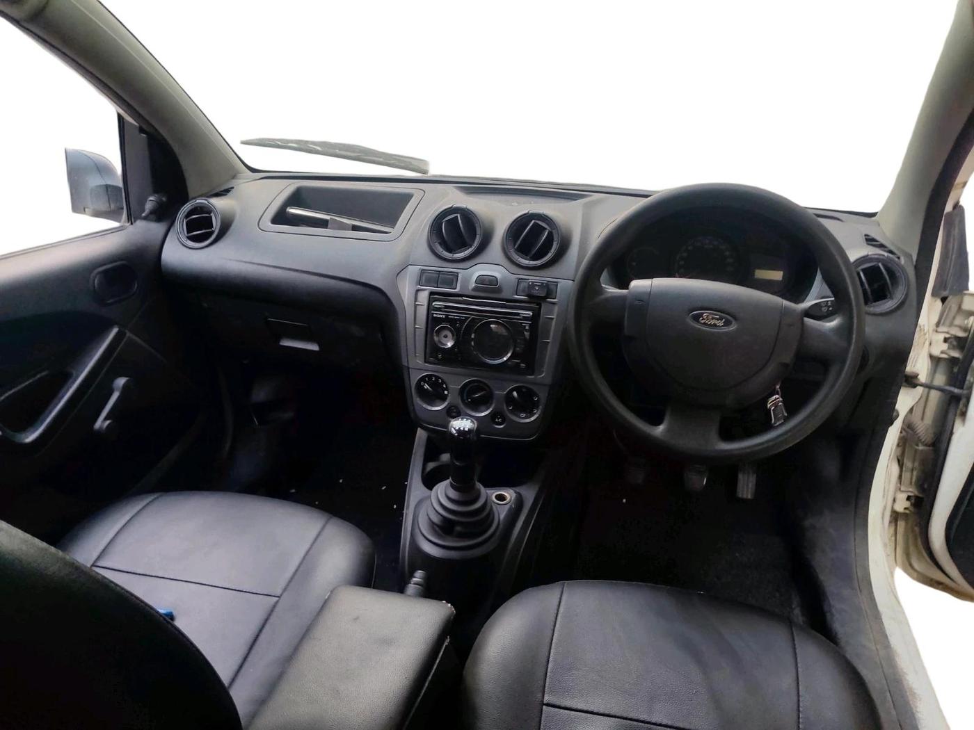 2011 Ford Figo TITANIUM 1.2 PETROL, CNG, Manual, 59,521 km, interior
