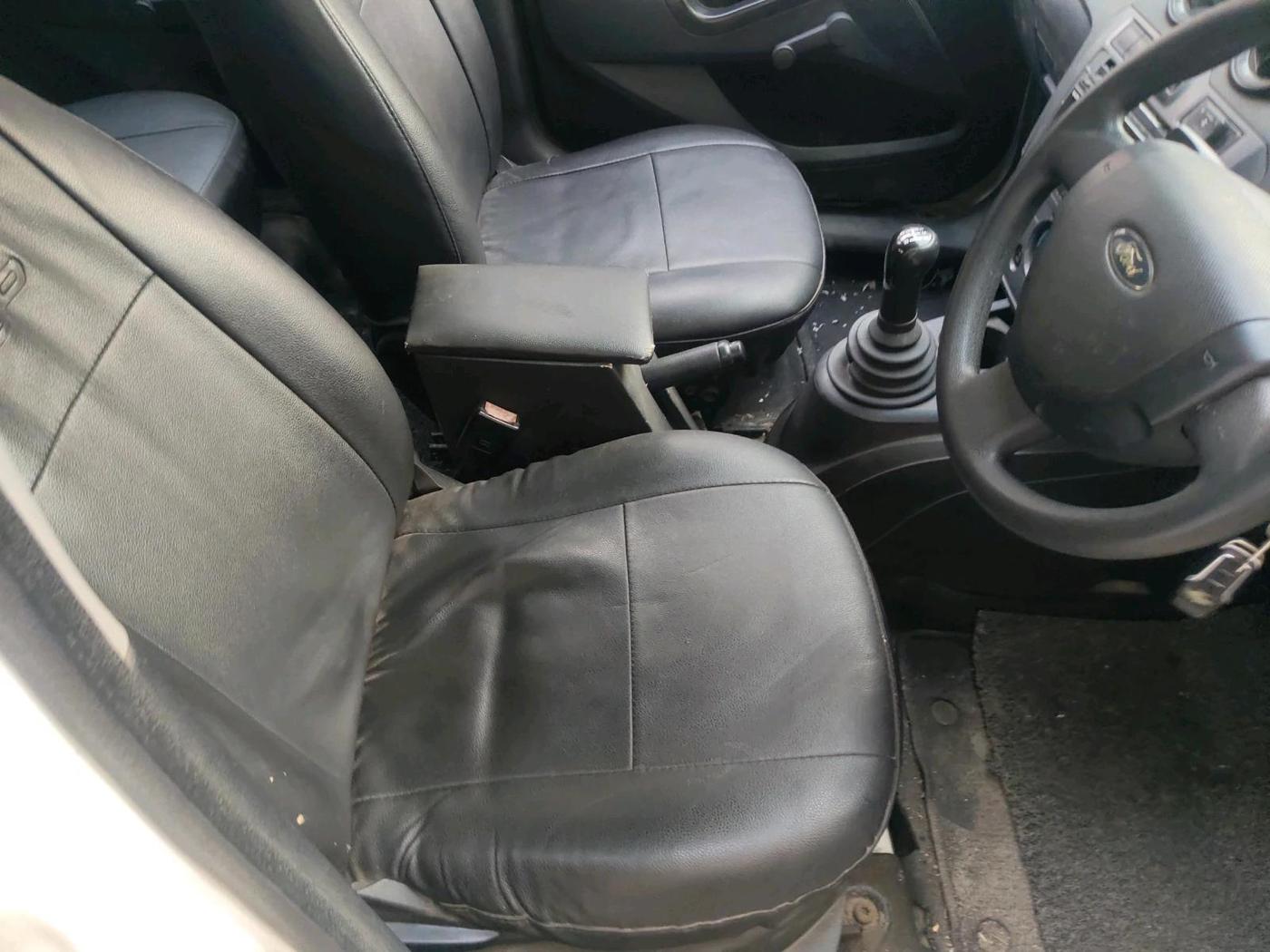2011 Ford Figo TITANIUM 1.2 PETROL, CNG, Manual, 59,521 km, interior