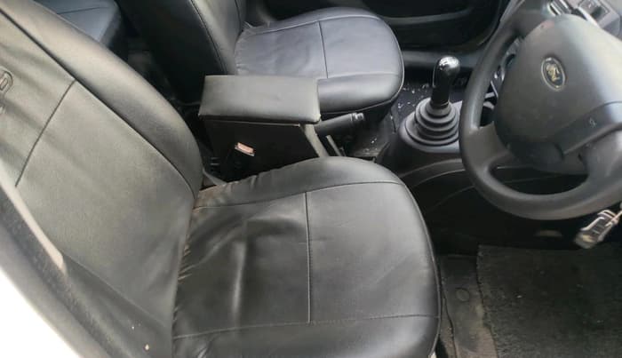 2011 Ford Figo TITANIUM 1.2 PETROL, CNG, Manual, 59,521 km, interior