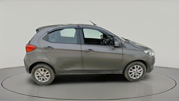 2016 Tata Tiago XT PETROL, CNG, Manual, 96,749 km, exterior