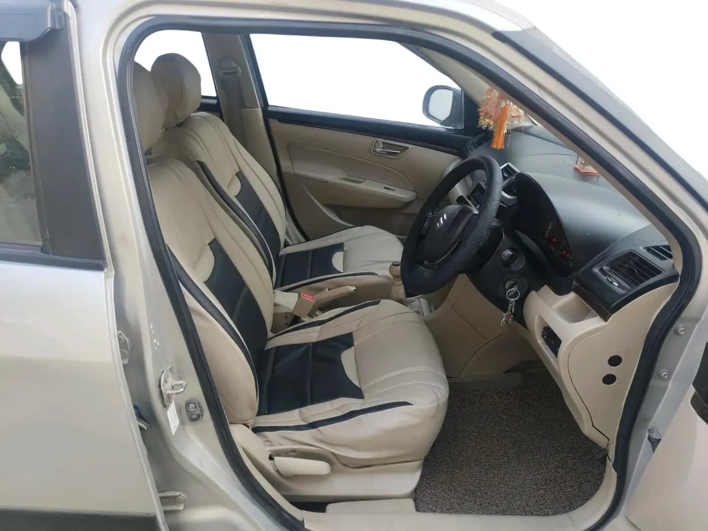 2013 Maruti Swift Dzire VXI, CNG, Manual, 2,18,090 km, interior