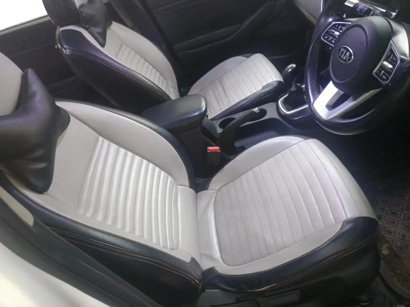 2020 KIA SELTOS HTK PLUS 1.5, Petrol, Manual, 1,00,225 km, interior