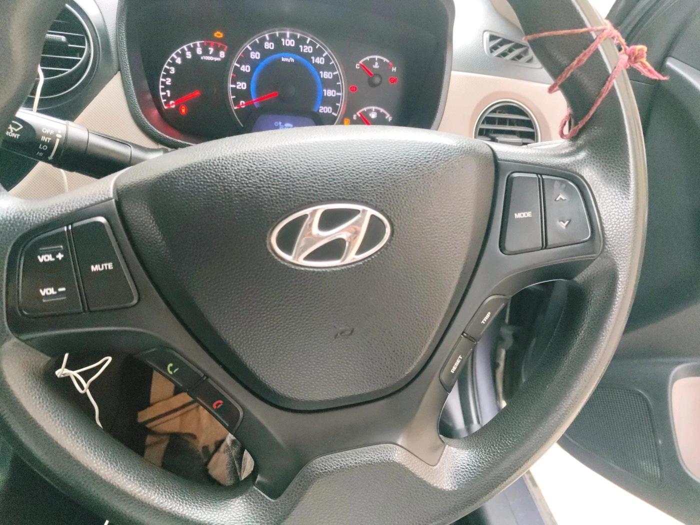 2015 Hyundai Grand i10 SPORTZ 1.2 KAPPA VTVT, Petrol, Manual, 71,527 km, interior