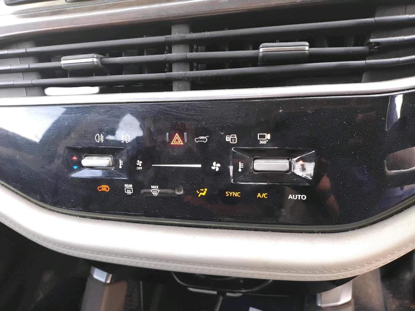 2025 Tata Safari Accomplished 7str AT, Diesel, Automatic, 55,775 km, interior