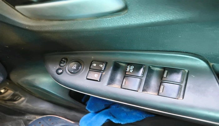 2018 Honda WR-V 1.5L I-DTEC VX MT, Diesel, Manual, 1,52,898 km, interior