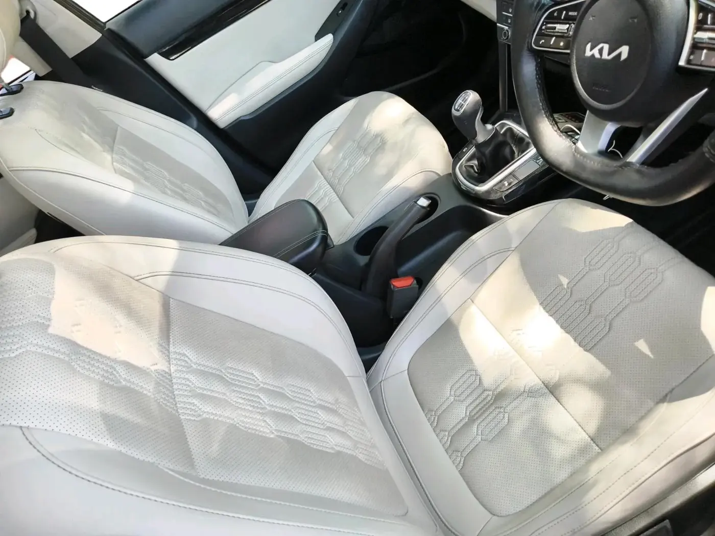 2023 KIA SELTOS  HTX 1.5 PETROL MT, Petrol, Manual, 59,013 km, interior