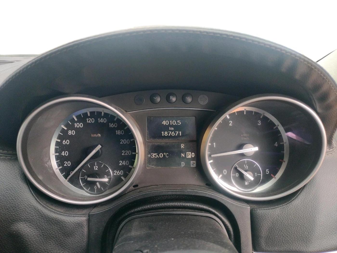 2011 Mercedes Benz E Class 220 CDI AT, Diesel, Automatic, 1,87,671 km, interior