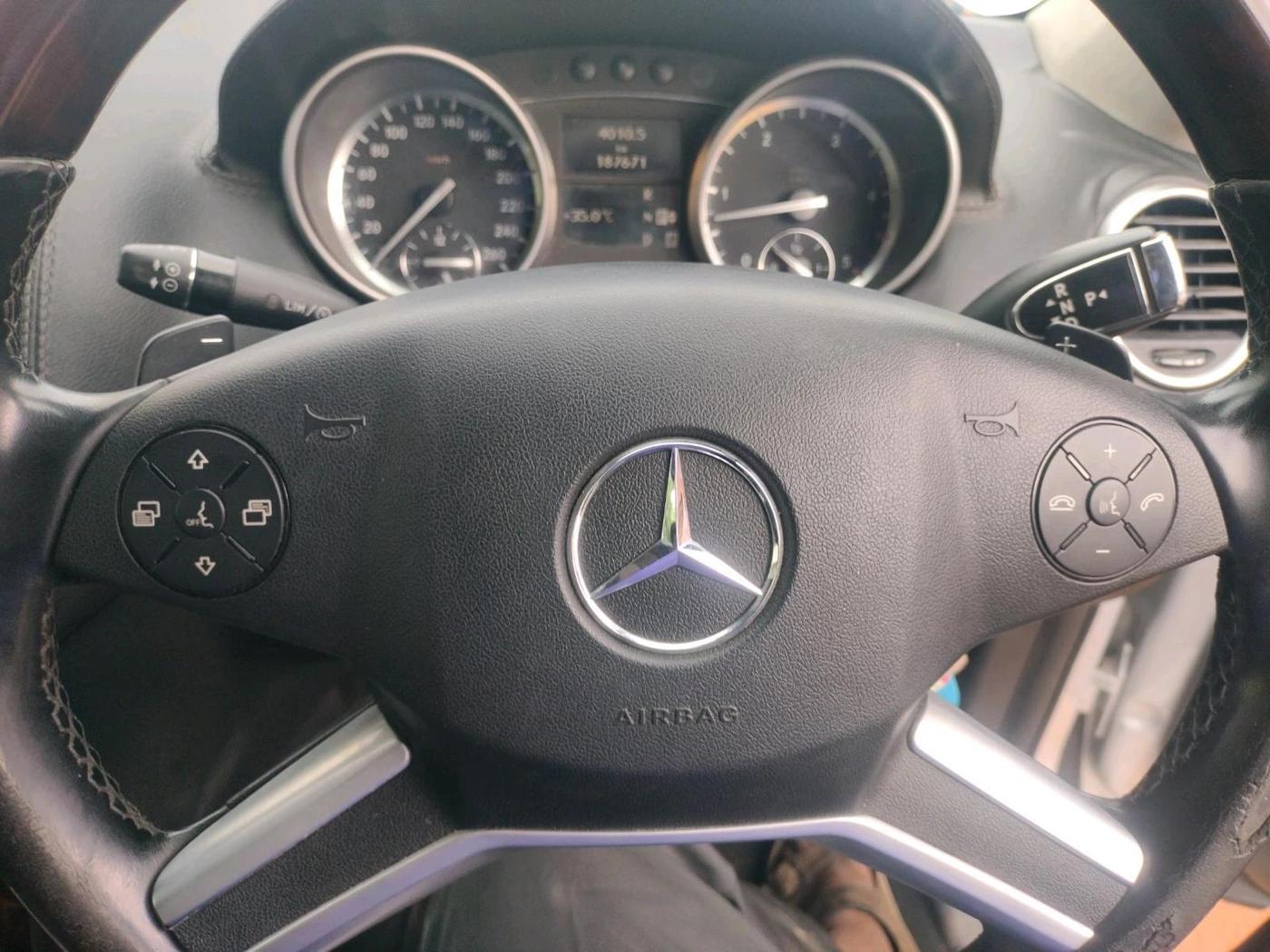2011 Mercedes Benz E Class 220 CDI AT, Diesel, Automatic, 1,87,671 km, interior