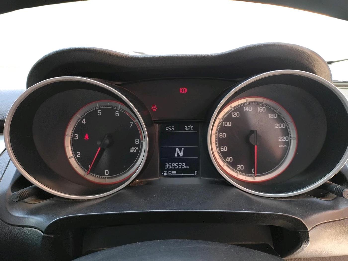 2018 Maruti Swift VXI AMT, Petrol, Automatic, 3,58,533 km, interior