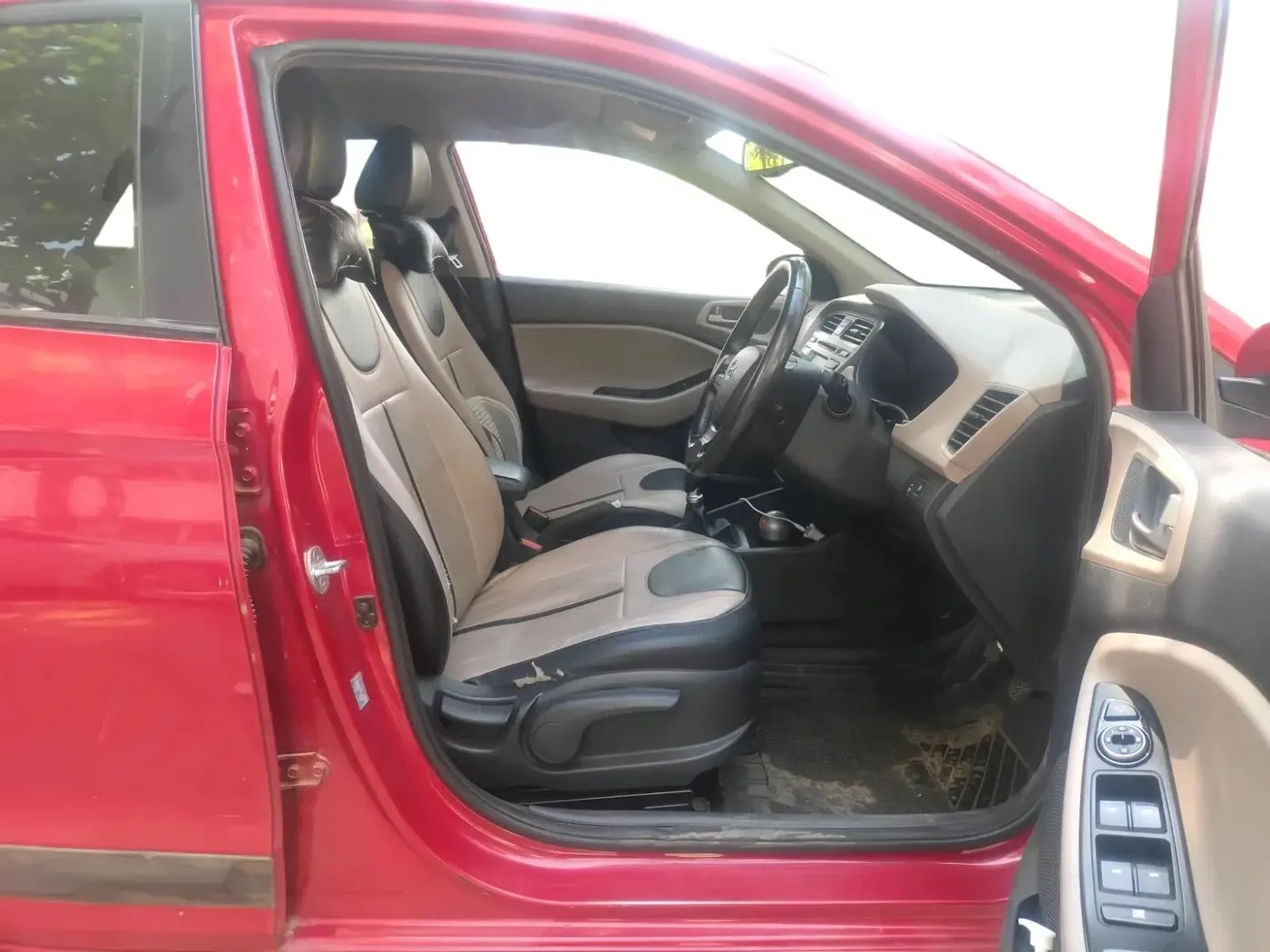 2015 Hyundai Elite i20 ASTA 1.2, Petrol, Manual, 1,24,369 km, interior