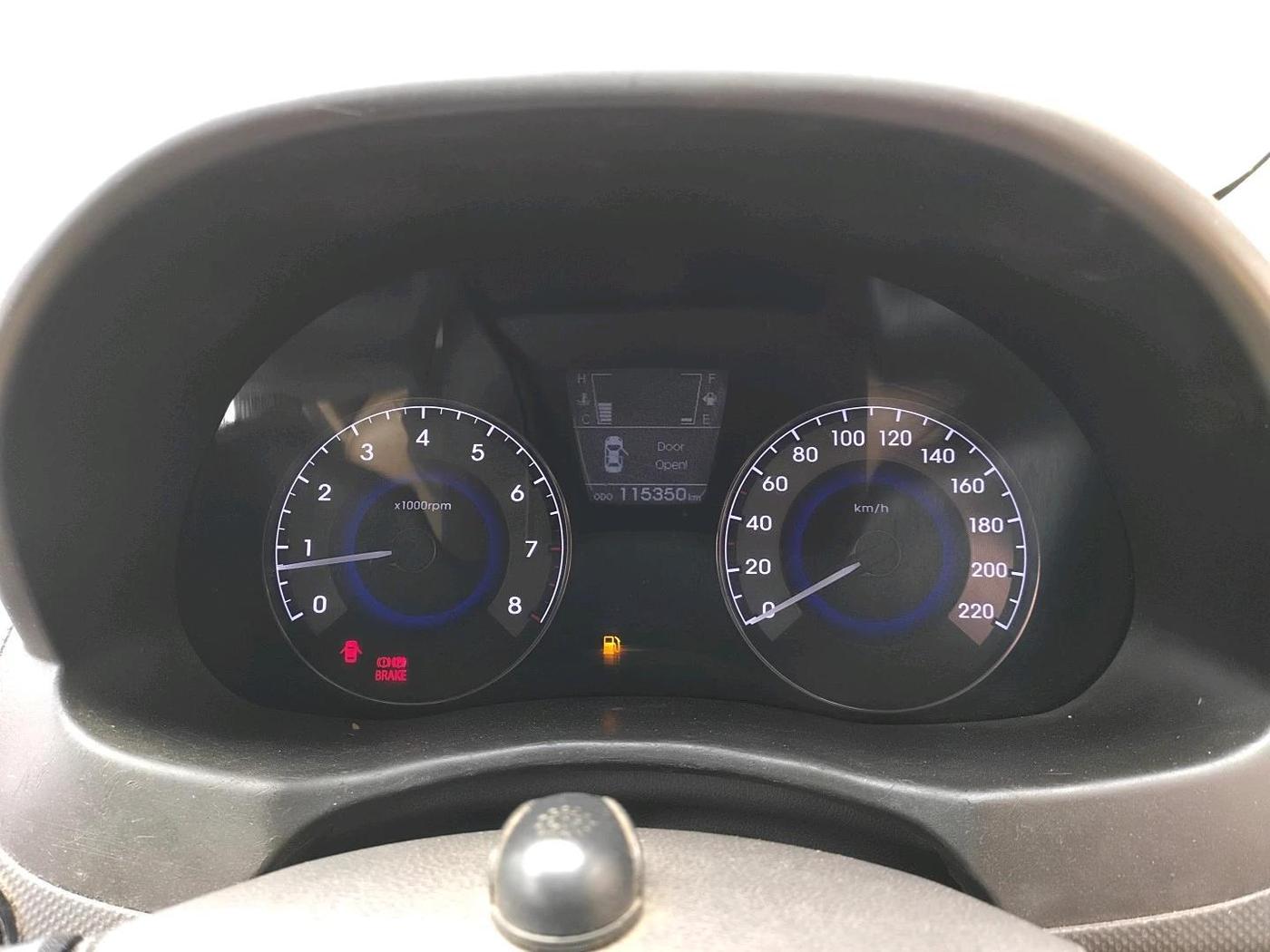 2014 Hyundai Verna FLUIDIC 1.6 VTVT SX OPT, Petrol, Manual, 1,15,350 km, interior