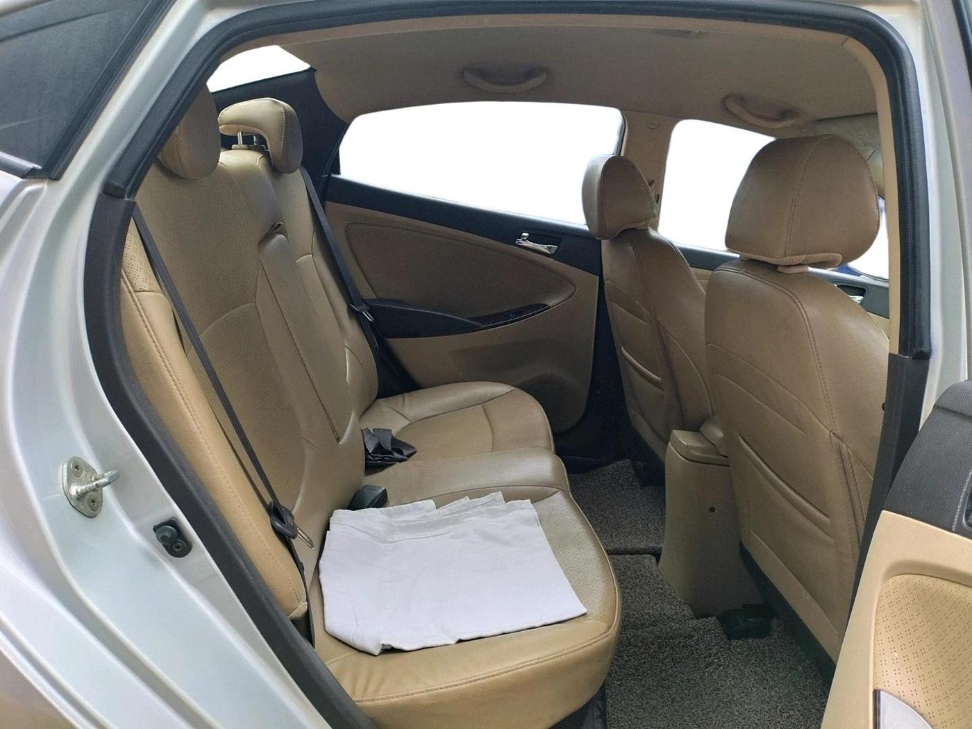2014 Hyundai Verna FLUIDIC 1.6 VTVT SX OPT, Petrol, Manual, 1,15,350 km, interior