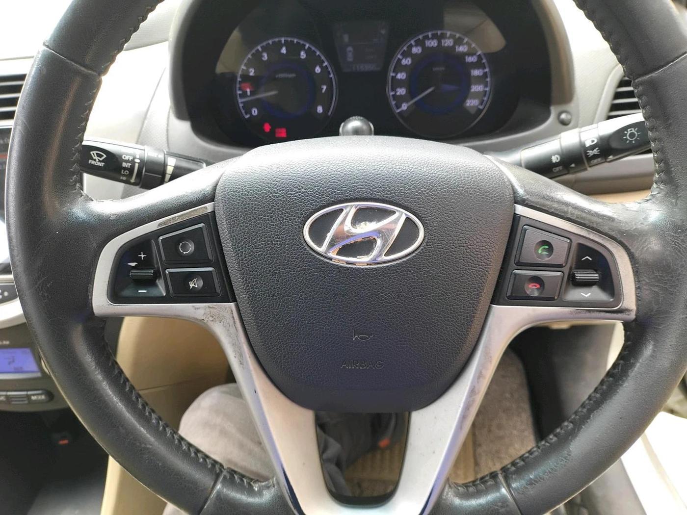 2014 Hyundai Verna FLUIDIC 1.6 VTVT SX OPT, Petrol, Manual, 1,15,350 km, interior
