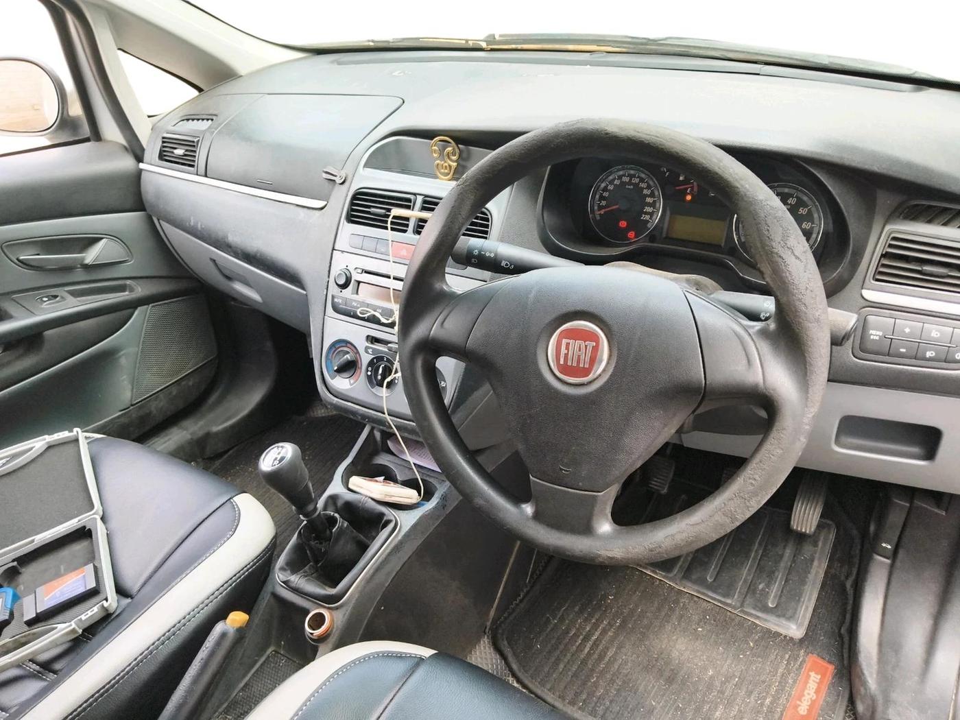 2011 Fiat Grand Punto ACTIVE 1.3, Diesel, Manual, 1 km, interior