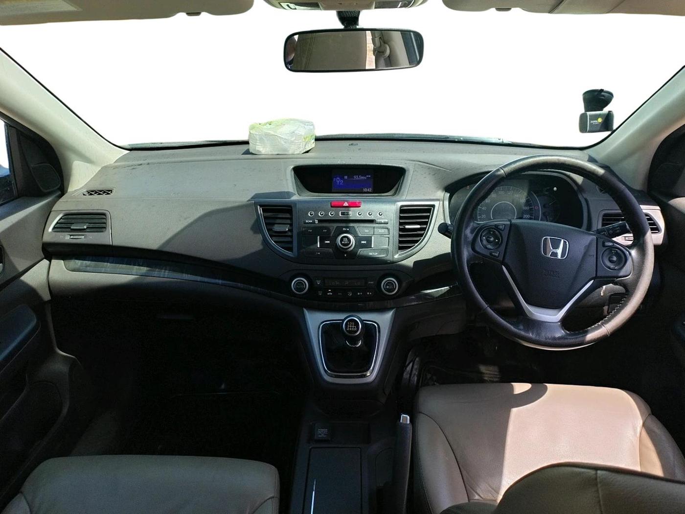 2015 Honda CRV 2.0L 2WD MT, Petrol, Manual, 1,13,940 km, interior