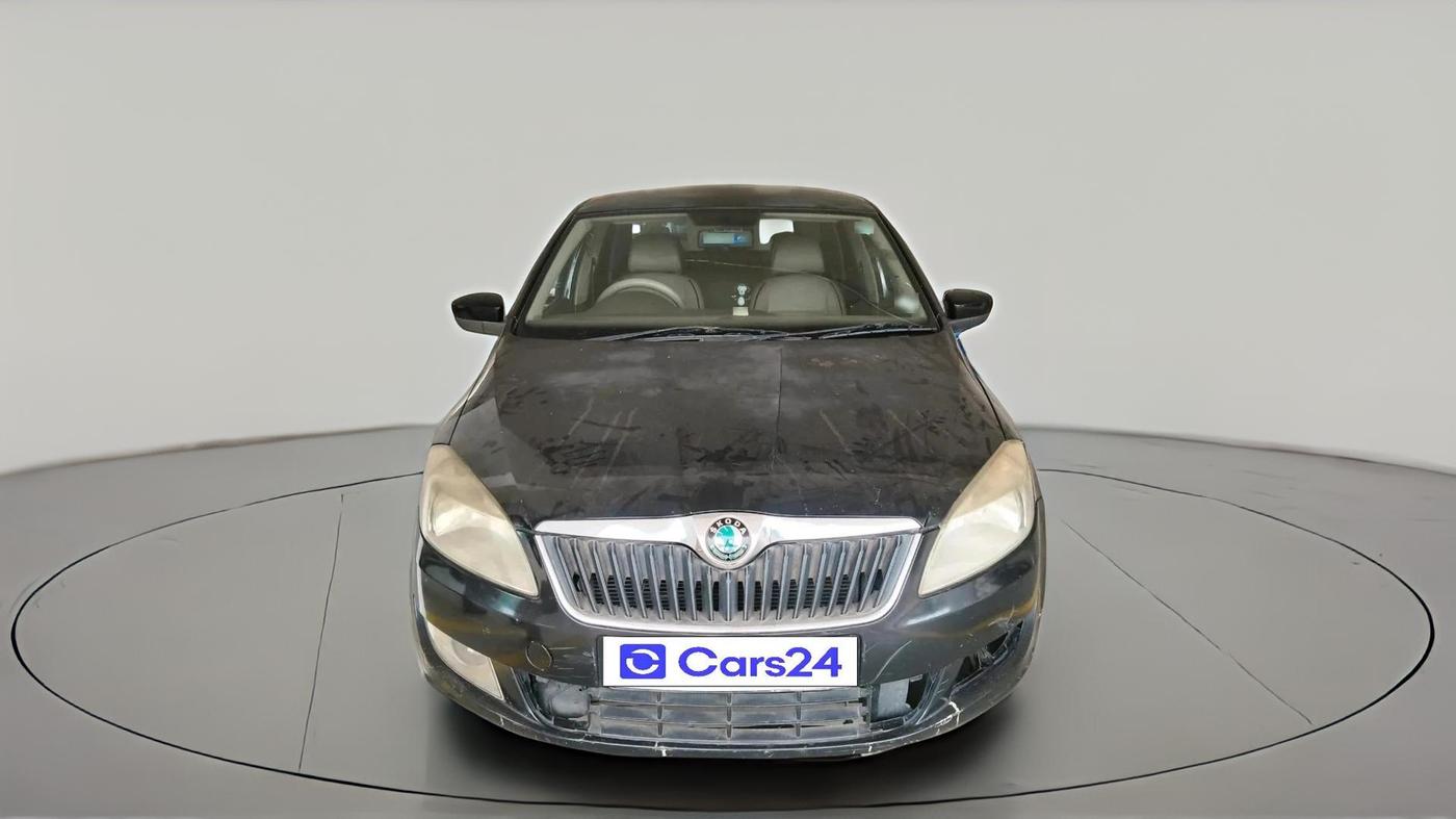 2013 Skoda Rapid AMBITION 1.6 TDI CR MT PLUS ALLOY, Diesel, Manual, 1,74,239 km, exterior