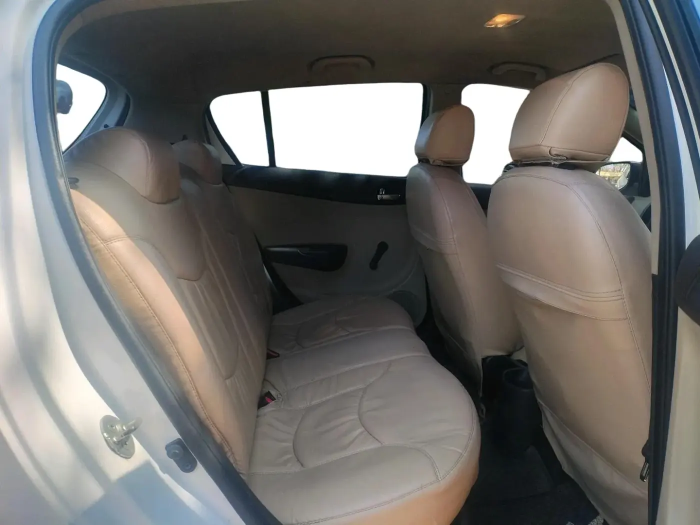 2013 Hyundai i20 ERA 1.2, Petrol, Manual, 1,72,699 km, interior